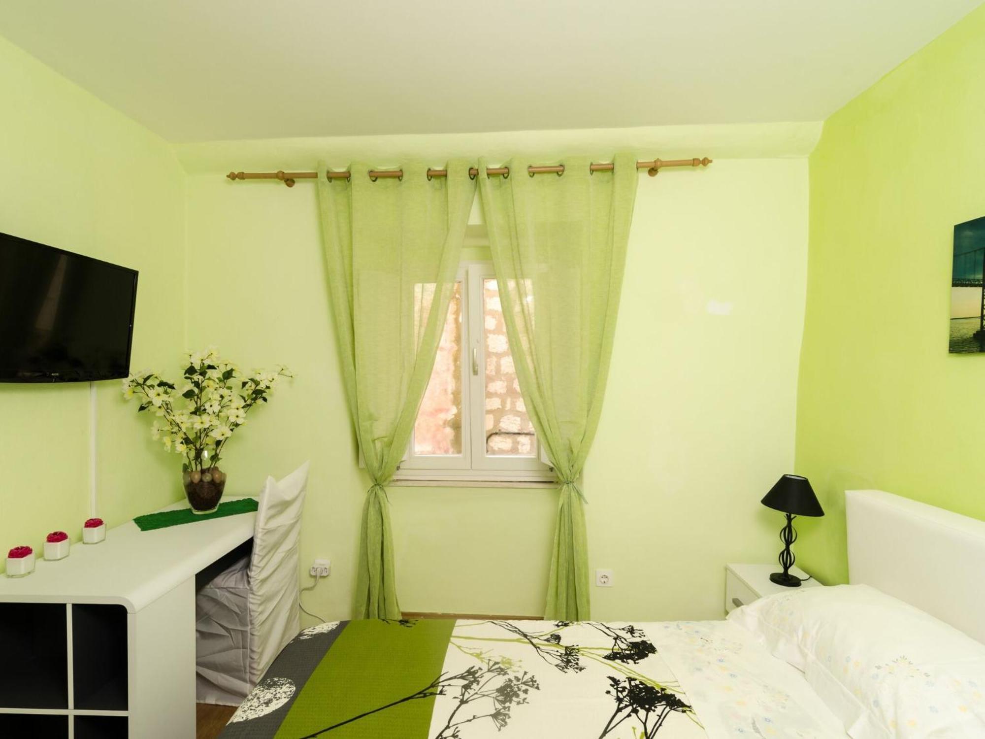 Little Star - Two Bedroom With Terrace Apartment